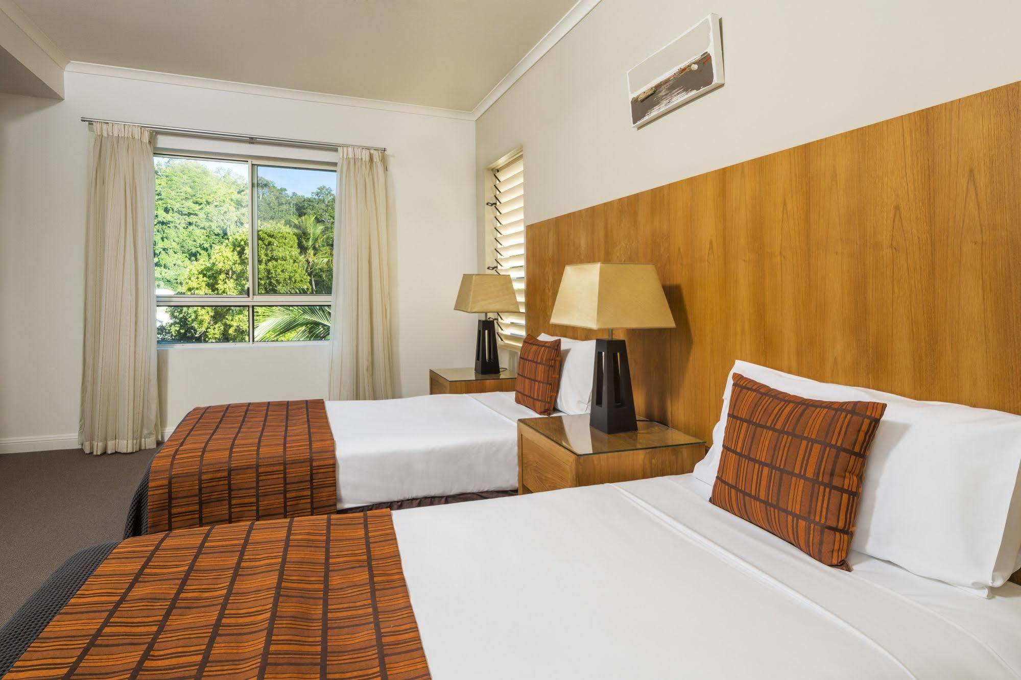 Sea Change Beachfront Apartments Trinity Beach Extérieur photo